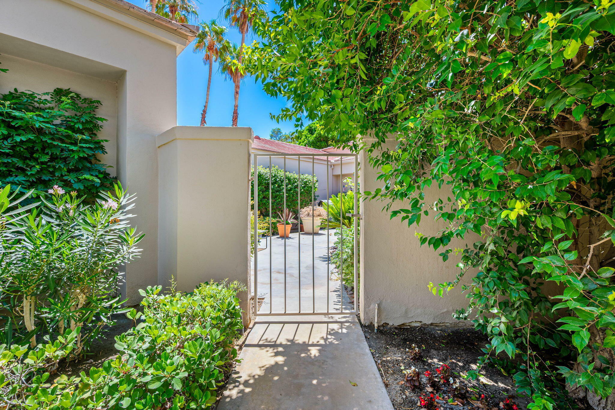Property Photo: 80601 Oak Tree CA 92253