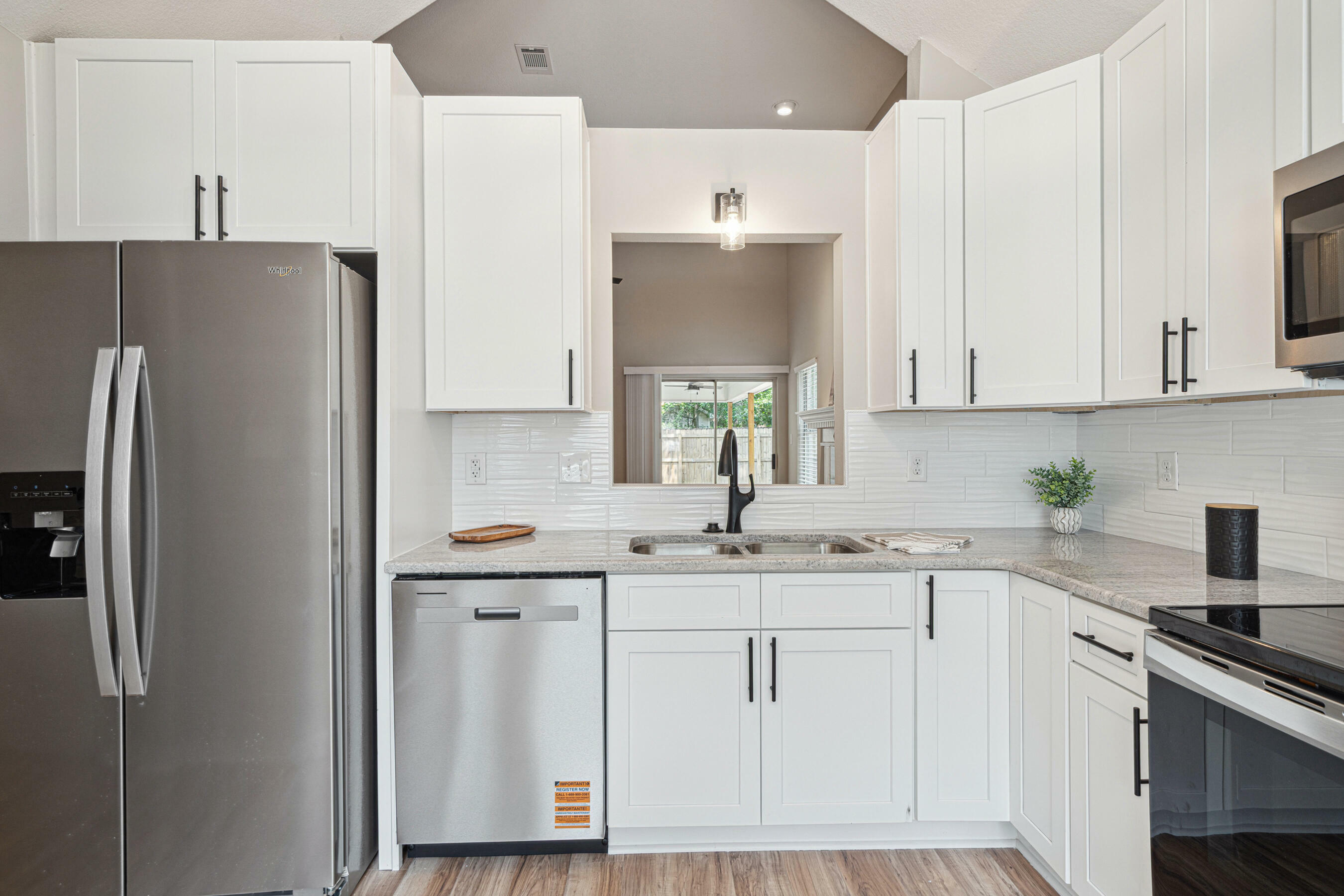 Property Photo: 28 6th Street FL 32579
