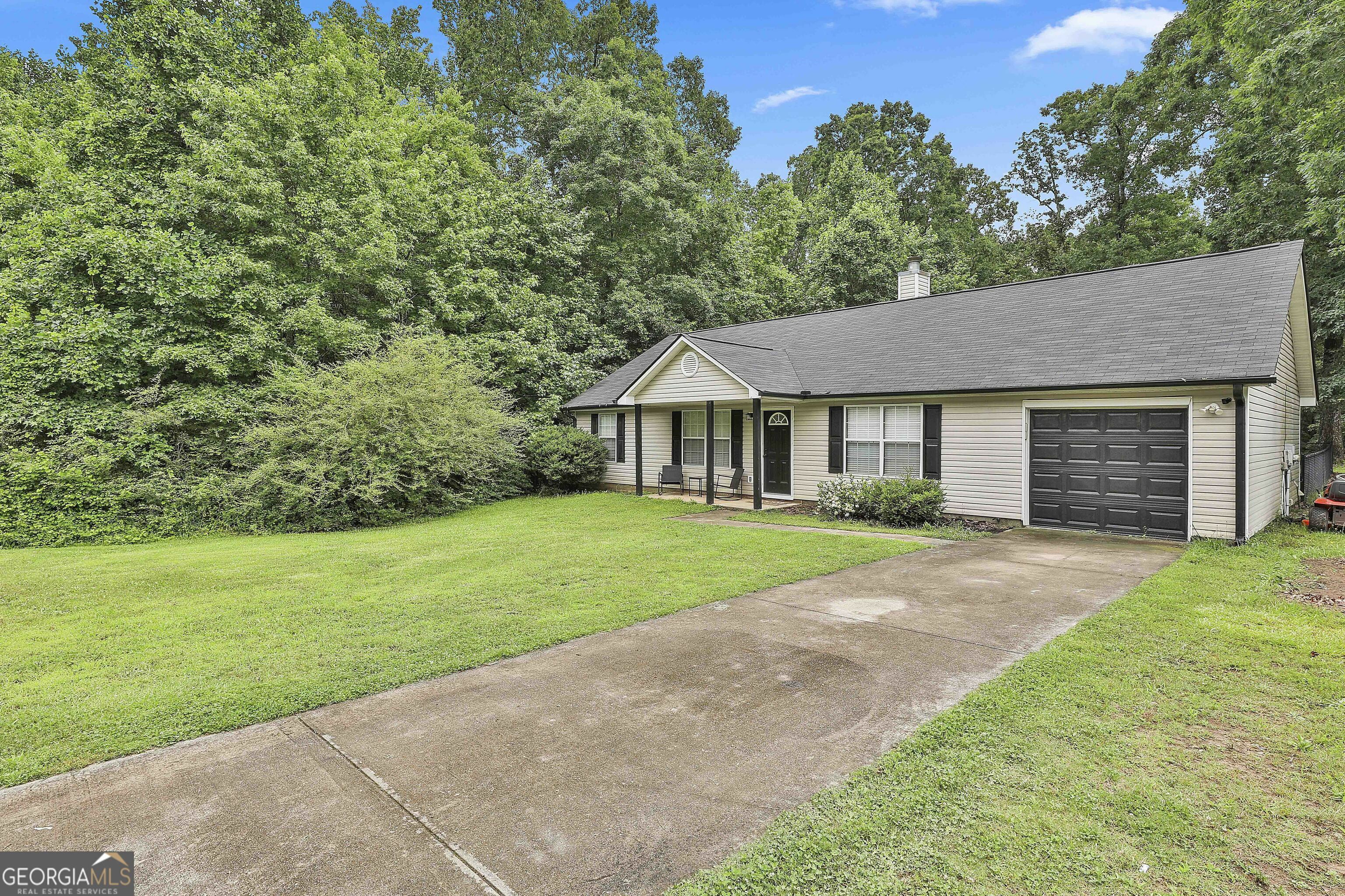 Property Photo: 136 Country Meadows Drive GA 30234
