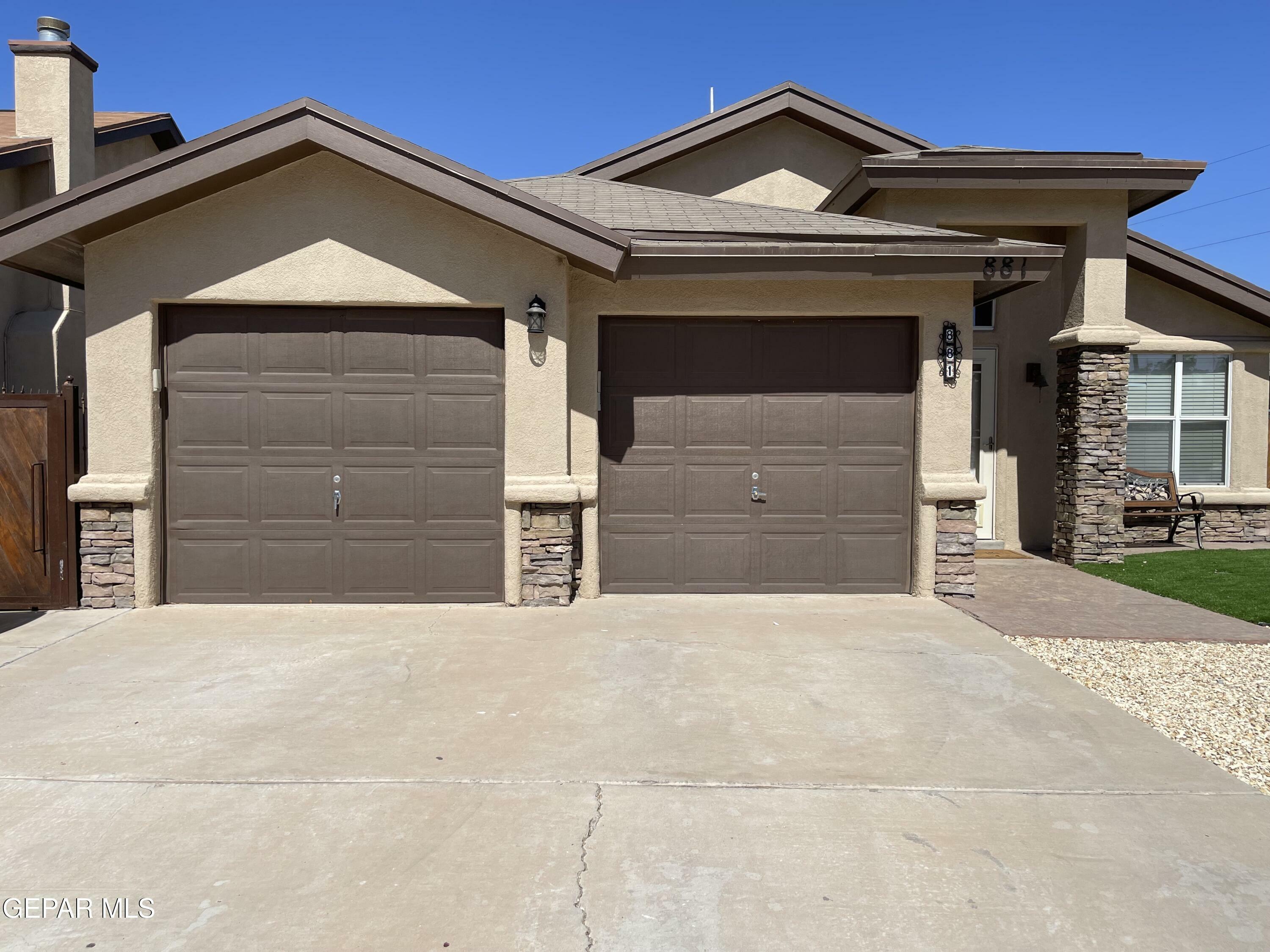 Property Photo: 881 Dakota River Avenue TX 79932
