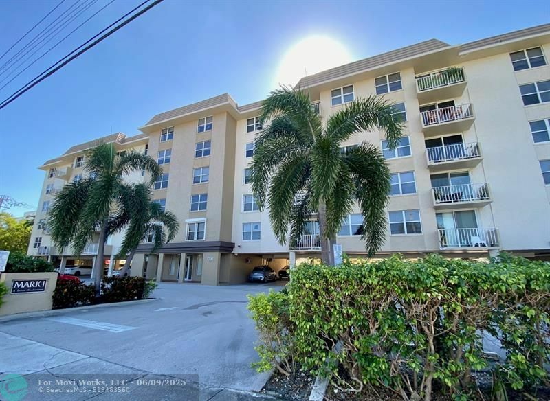 Property Photo: 1050 SE 15th St 409 FL 33316