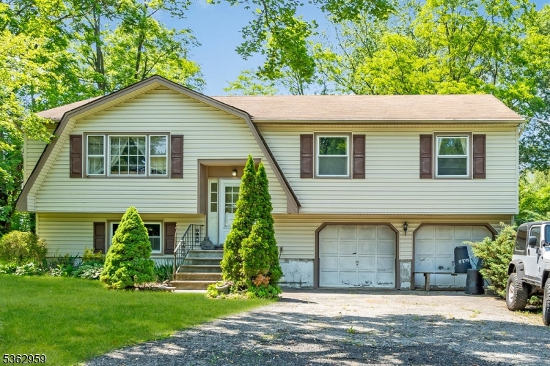 Property Photo: 82 N Beverwyck Rd NJ 07054