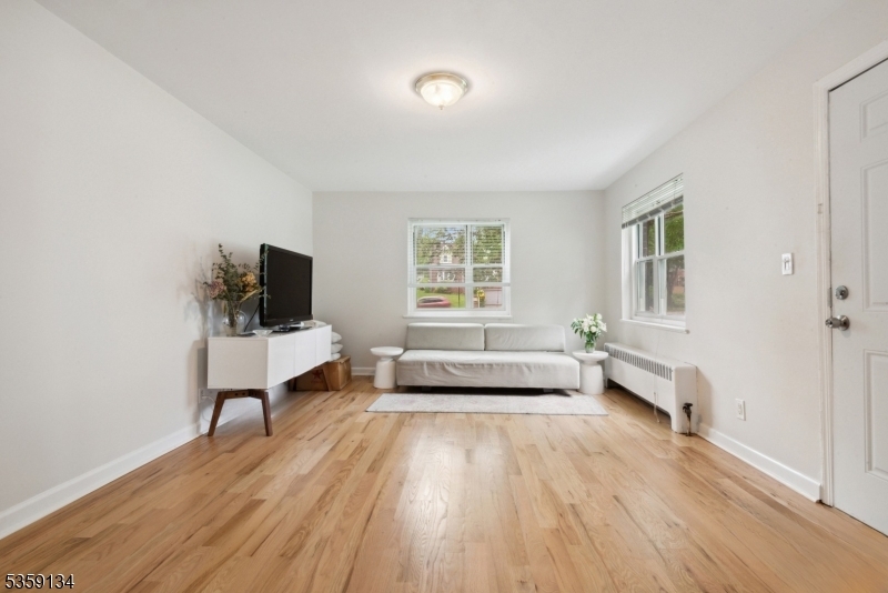 Property Photo:  465 Maple Hill Dr 51  NJ 07601 