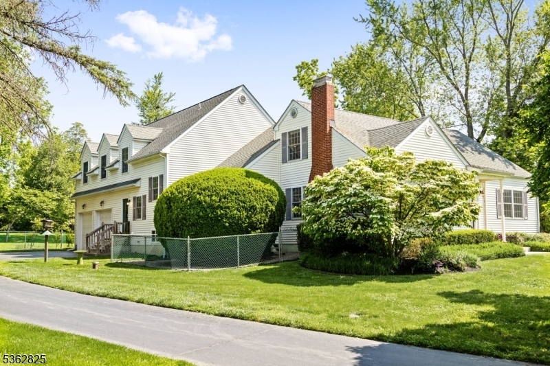 25 Orchard Ave  Hopewell Twp. NJ 08534 photo