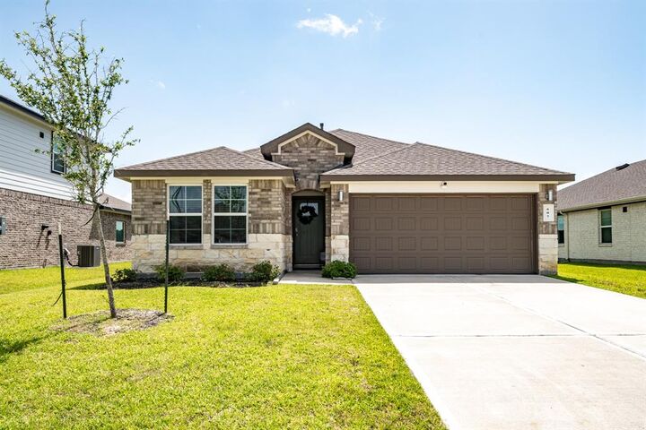 Property Photo: 607 Hidden Brook Drive TX 77523