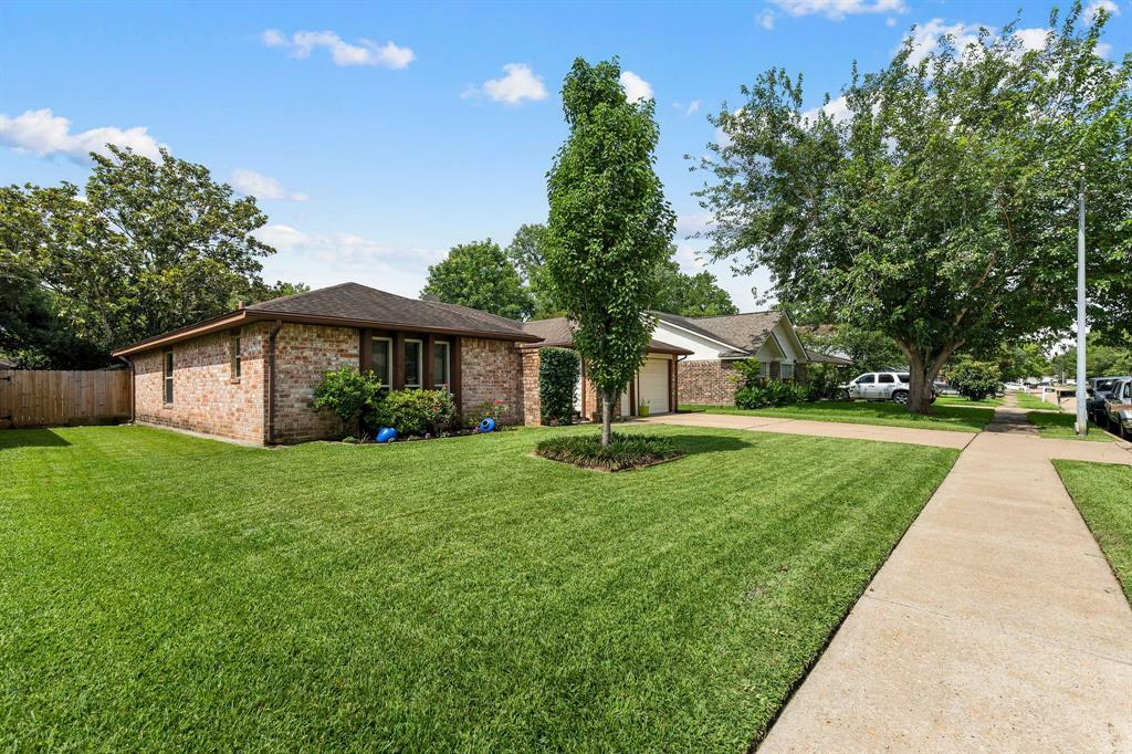 Property Photo: 15807 Pfeiffer Drive TX 77082