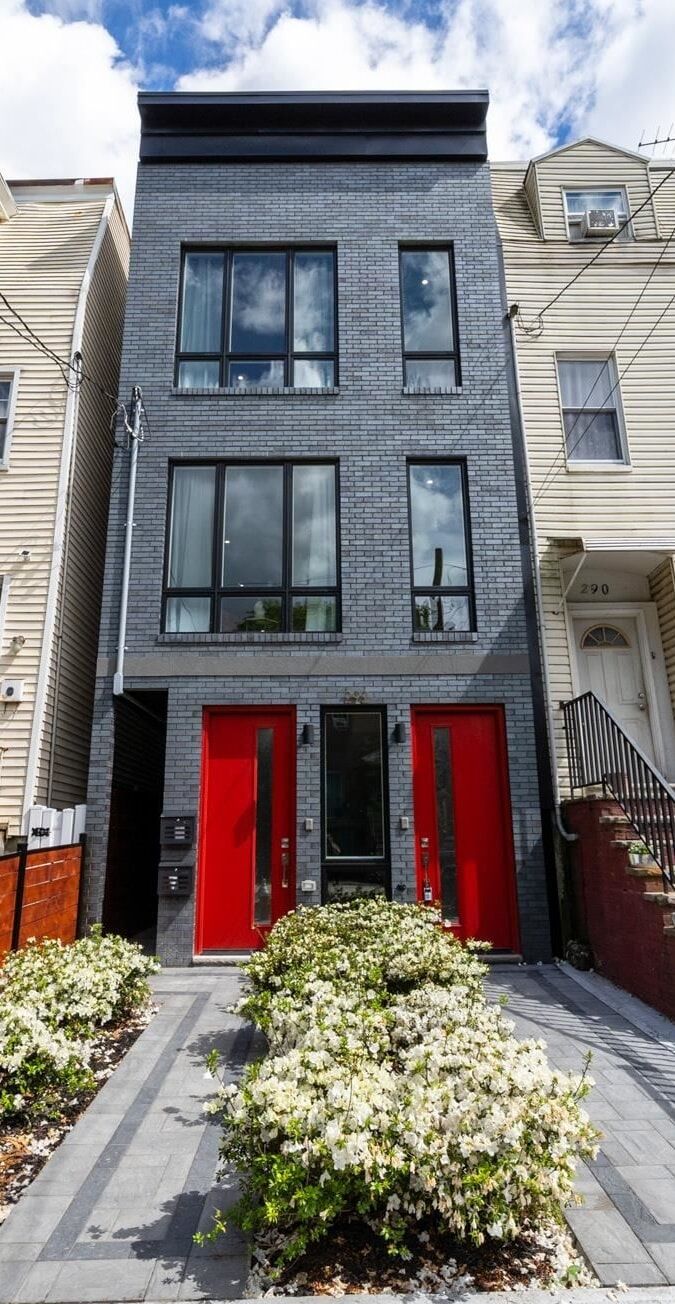 Property Photo:  292 Whiton St 2  NJ 07304 