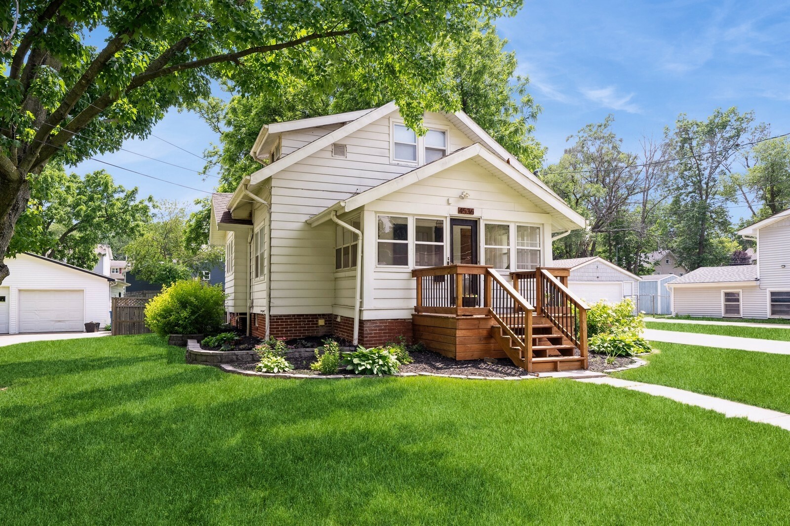 4536 Euclid Avenue  Des Moines IA 50310 photo