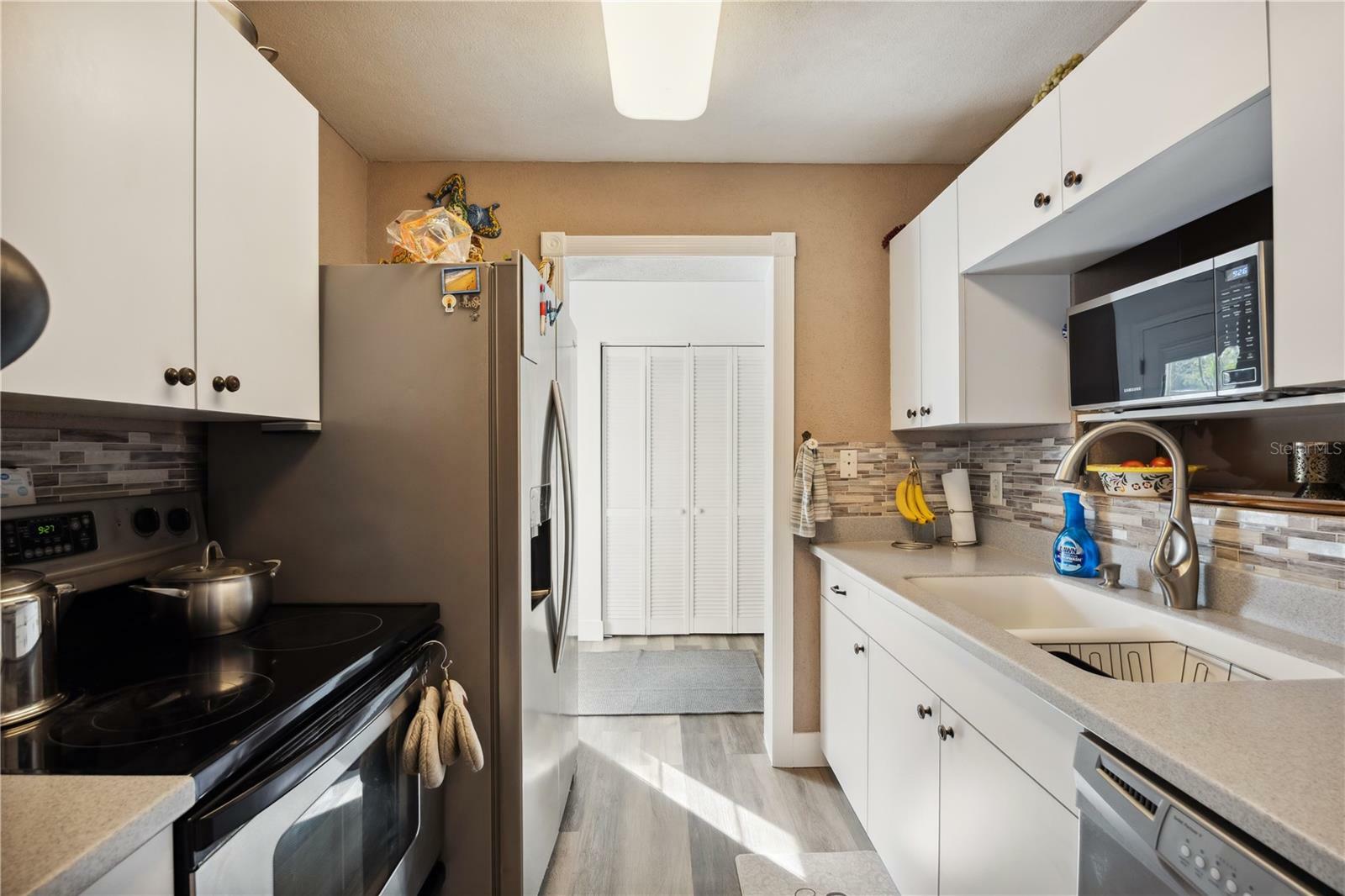 Property Photo:  1649 W Waycross Circle  FL 32725 