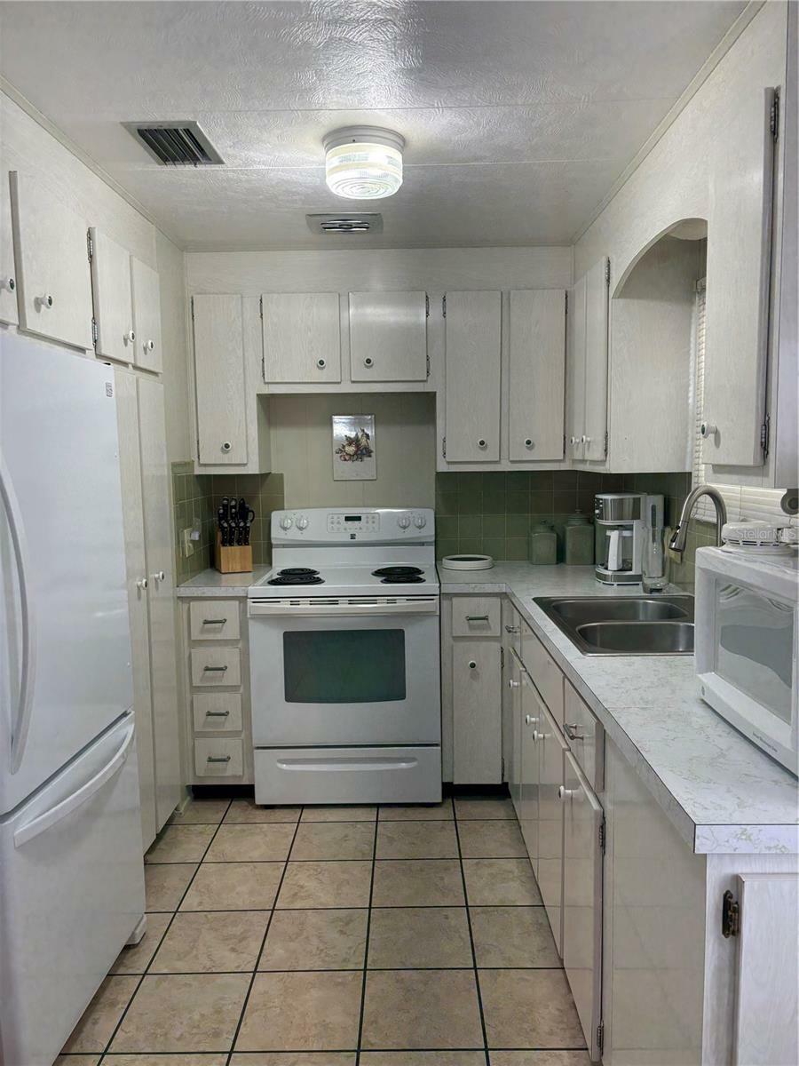 Property Photo: 11144 101st Way 143 FL 33773