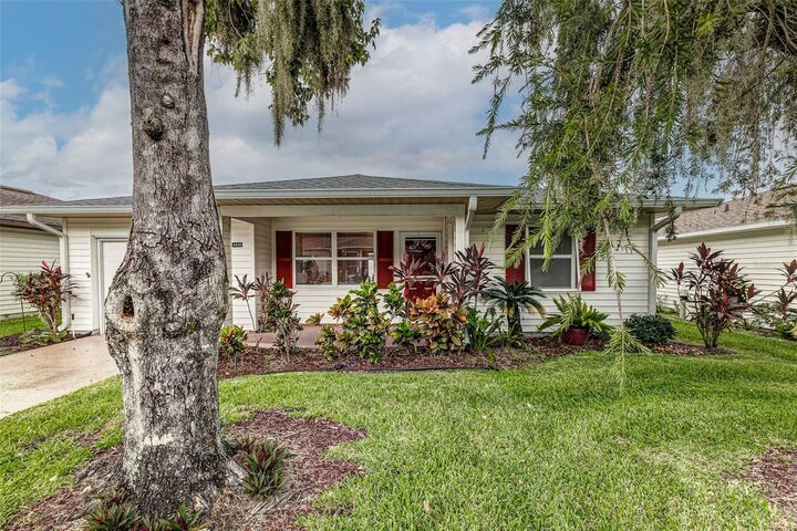 Property Photo: 4926 Pleasant Hollow Trail FL 33811