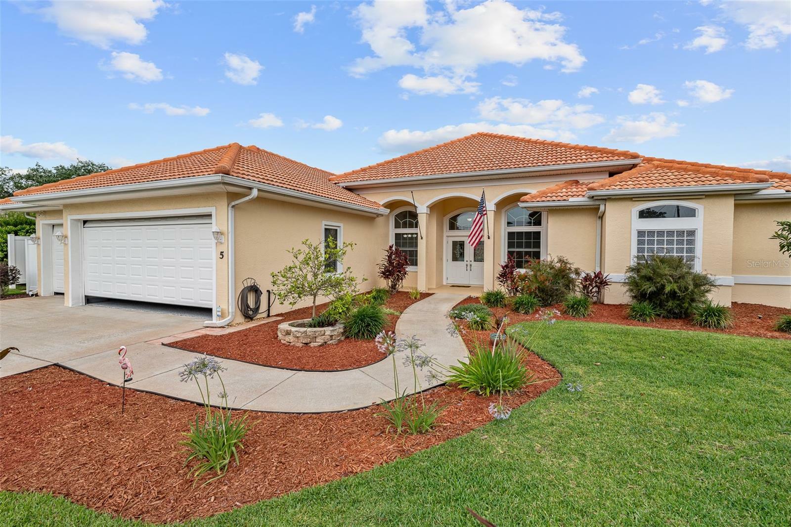 Property Photo: 5 Florence Court FL 32137