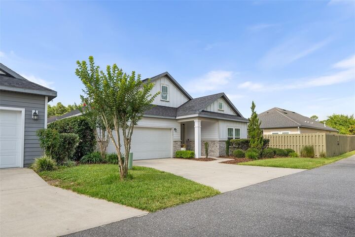 Property Photo: 7993 SW 79th Lane FL 32608