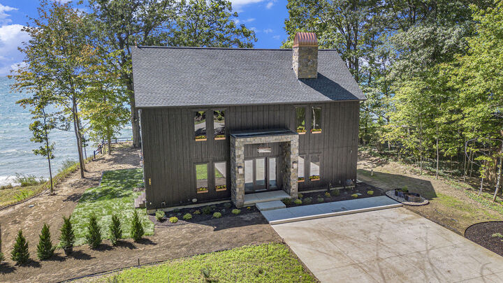 2578 Lakeshore Drive  Fennville MI 49408 photo