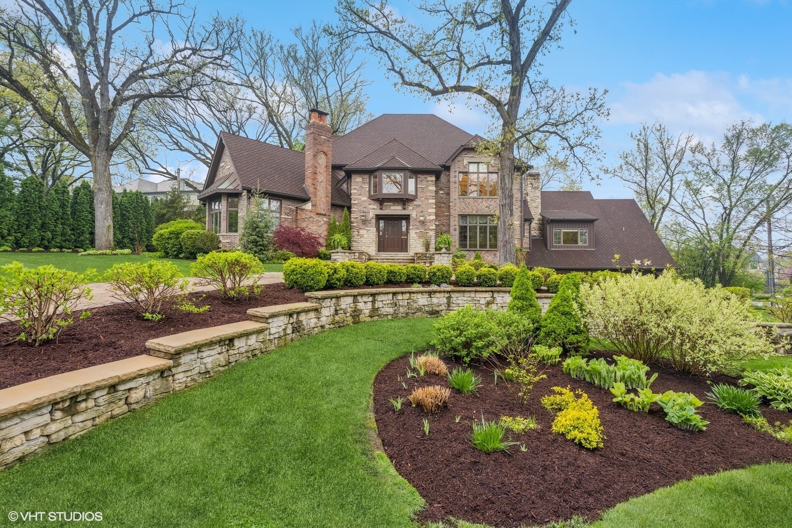 Property Photo: 440 Woodside Avenue IL 60521