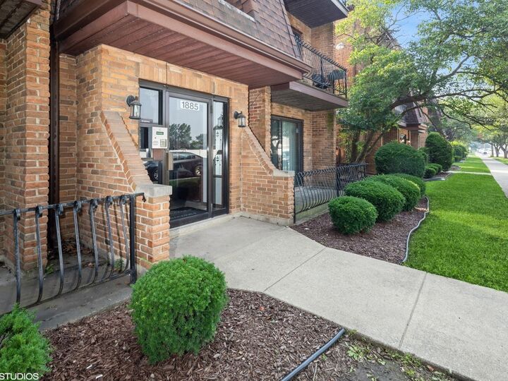 Property Photo:  