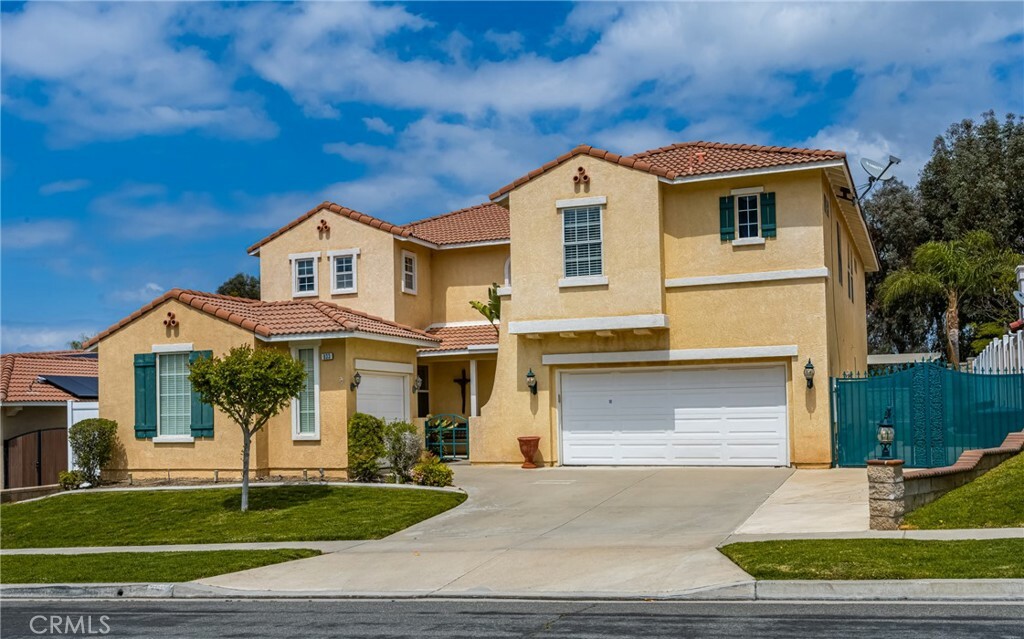 Property Photo: 833 West Orange Heights Lane CA 92882