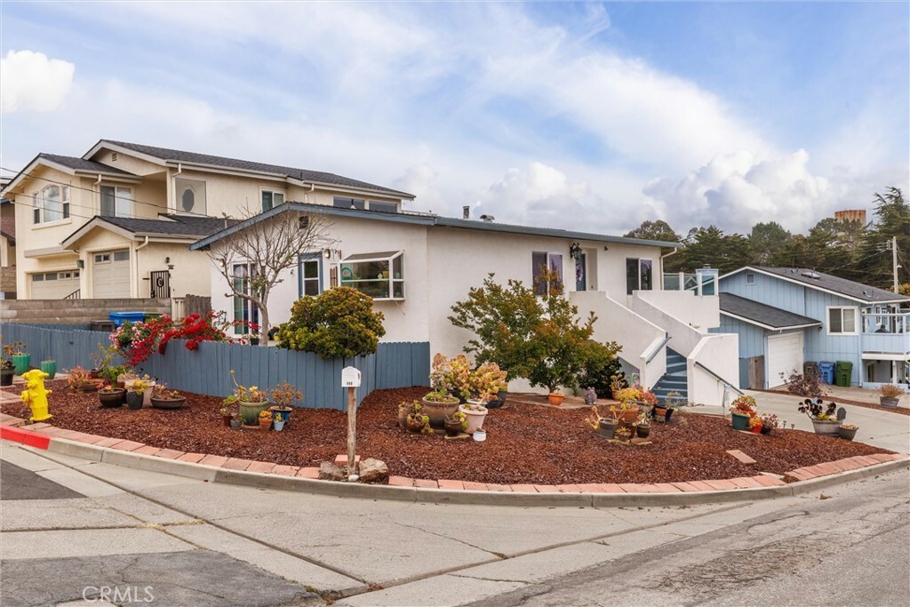 Property Photo:  448 Radcliff Street  CA 93442 