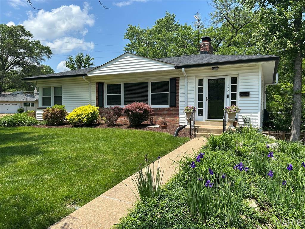 605 Lewiston Drive  St Louis MO 63122 photo