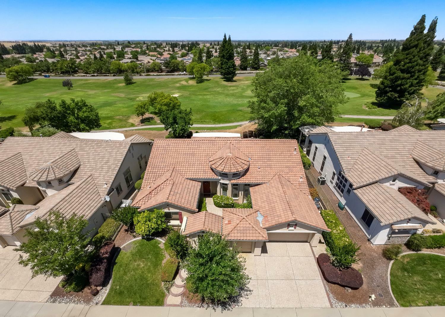 Property Photo: 2076 Stonecrest Lane CA 95648