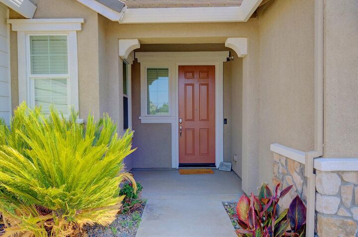 Property Photo: 12710 Thornberg Way CA 95742