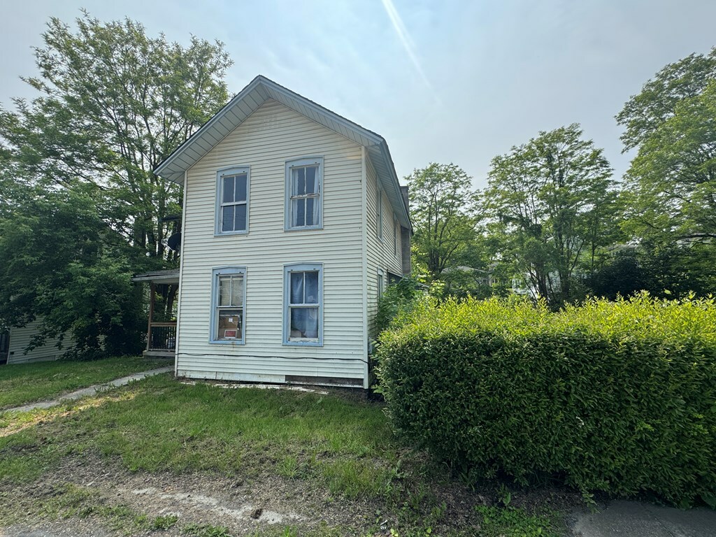 Property Photo: 207 William St PA 18848