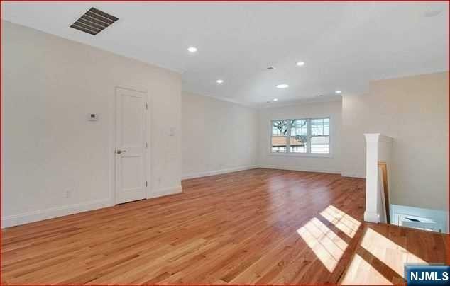 Property Photo:  734 2nd Avenue 2  NJ 07071 