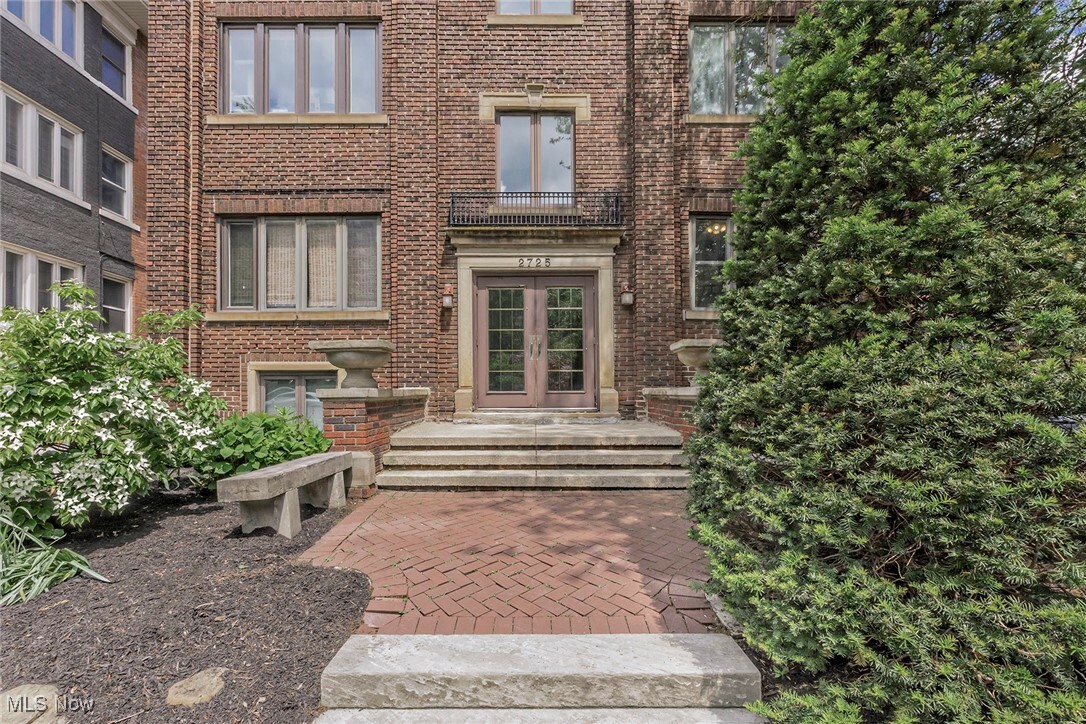 Property Photo:  2725 Hampshire Road 2  OH 44106 