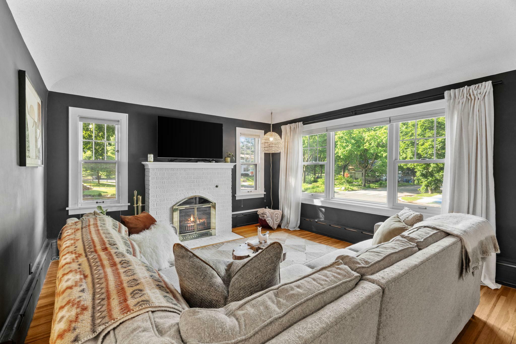 Property Photo: 2121 Saint Anthony Parkway MN 55418