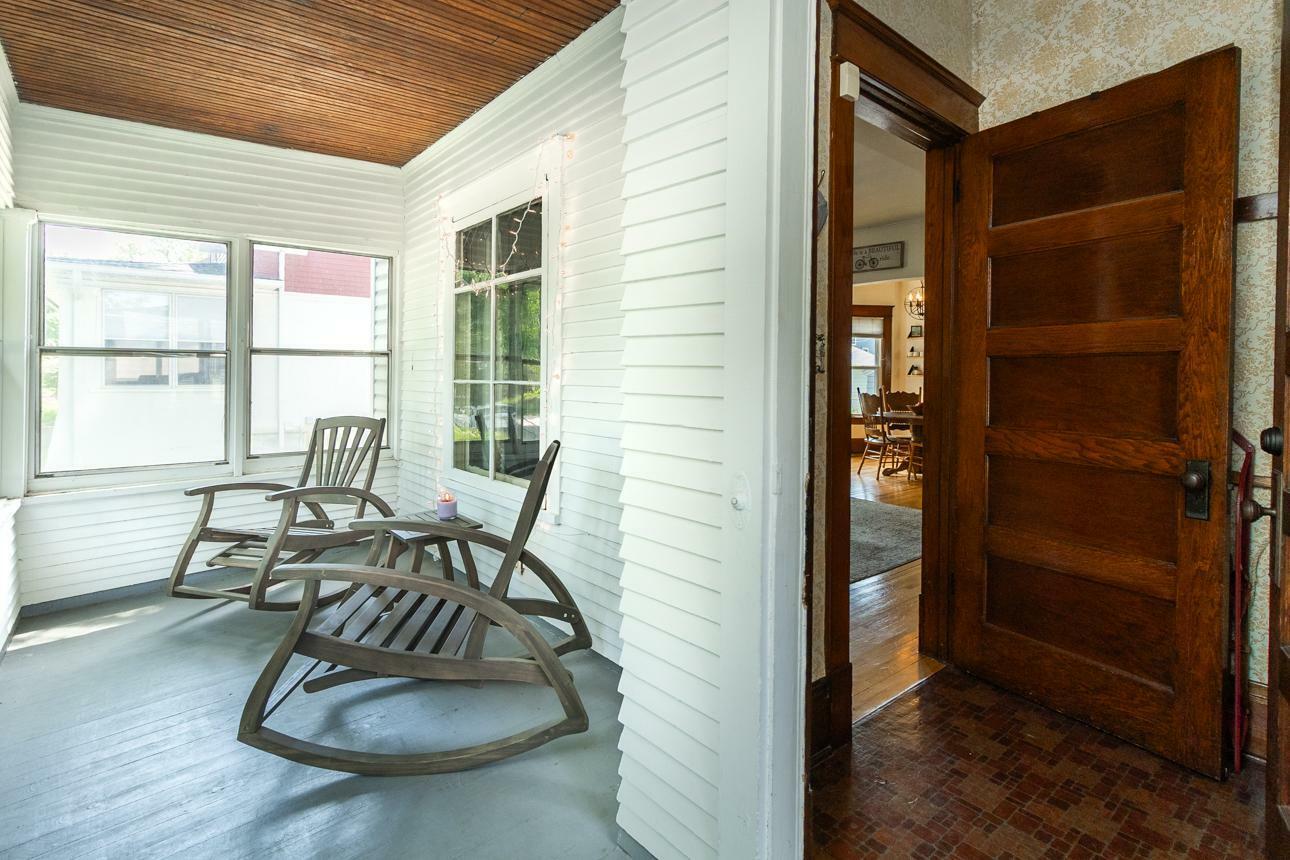 Property Photo: 1023 Avon Street N MN 55103