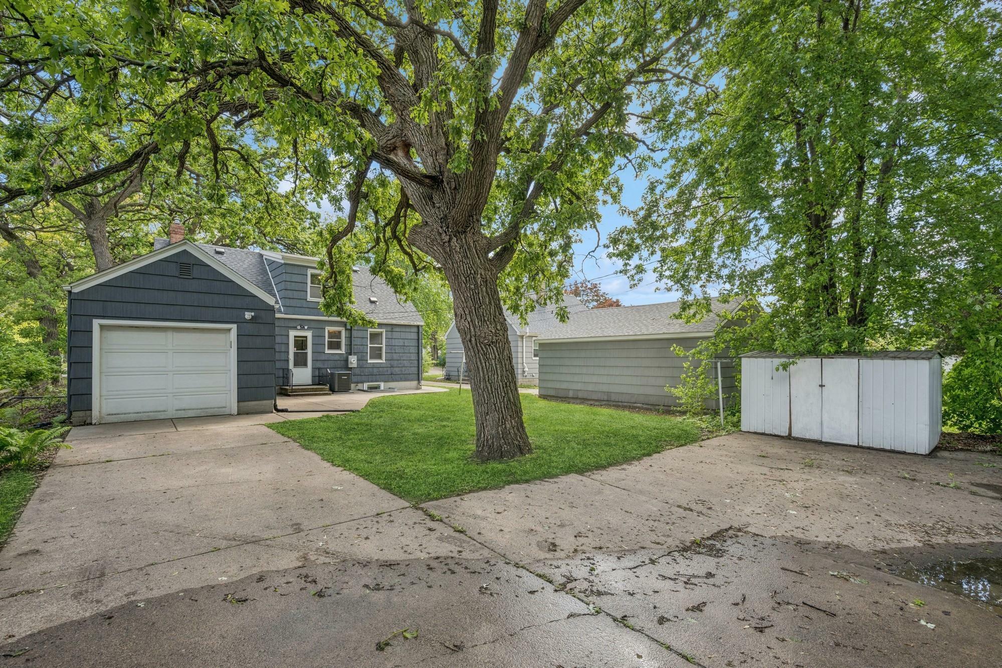 Property Photo: 1685 Rose Avenue E MN 55106