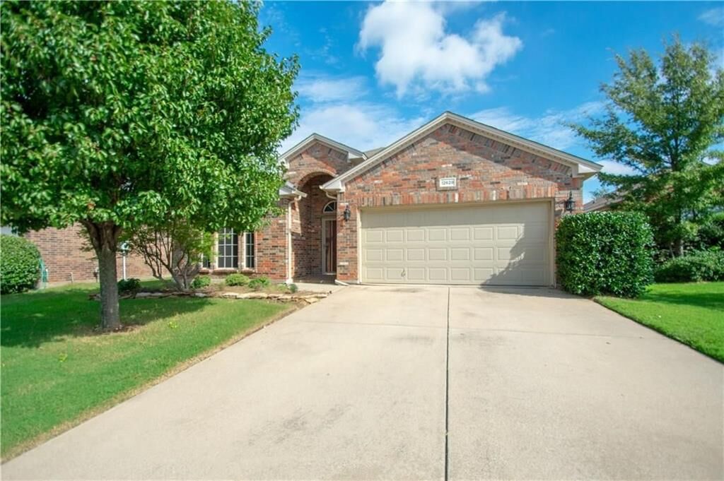 Property Photo: 12628 Clarksburg Trail TX 76244