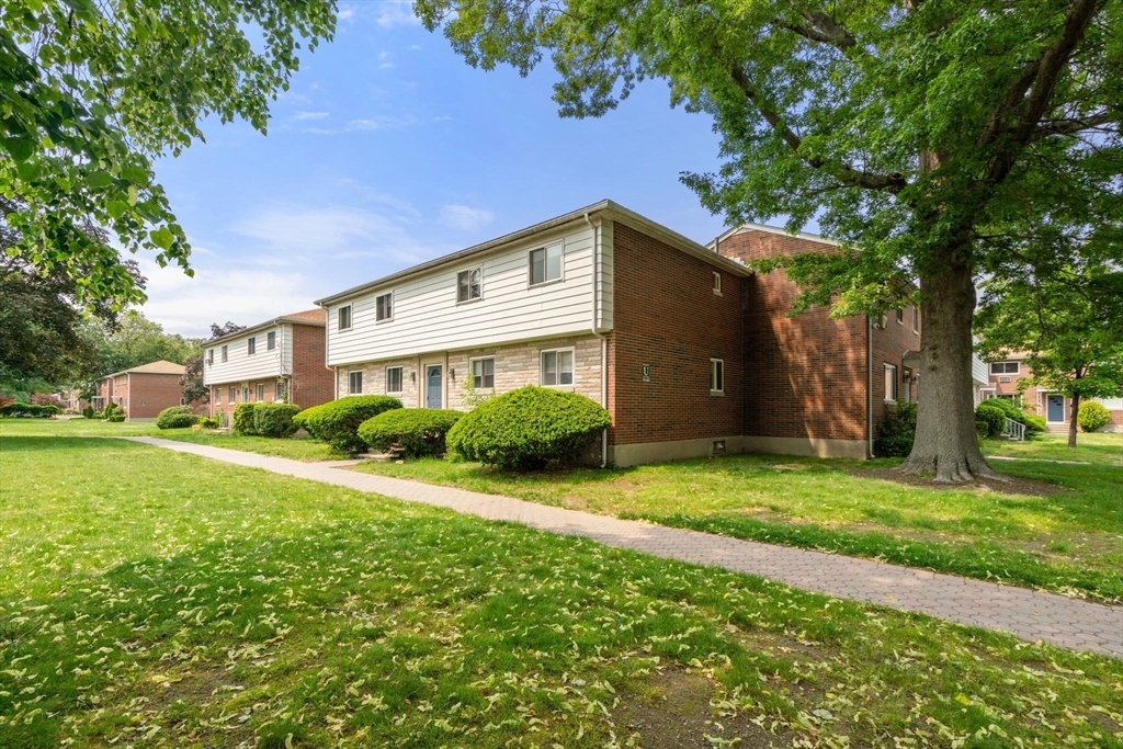 Property Photo: 172 Bishop Dr 172 MA 01702