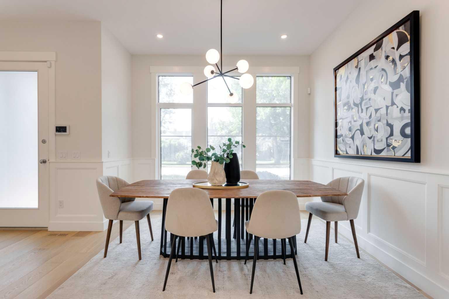 Property Photo: 424 14 Avenue NE AB T2E 1E5