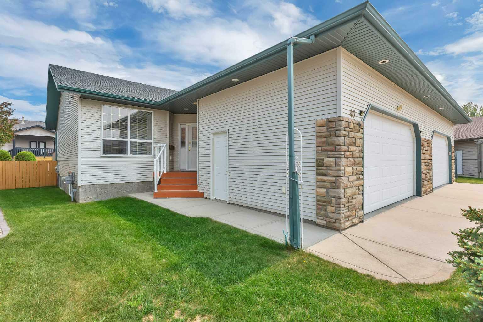 Property Photo: 40 Root Close AB T4P 3X3