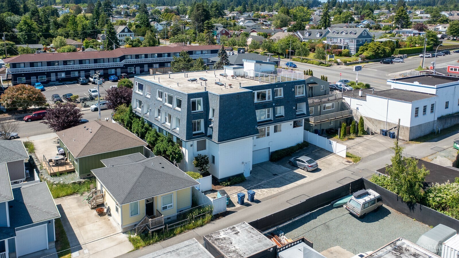 Property Photo: 910 34th Street 302 WA 98221