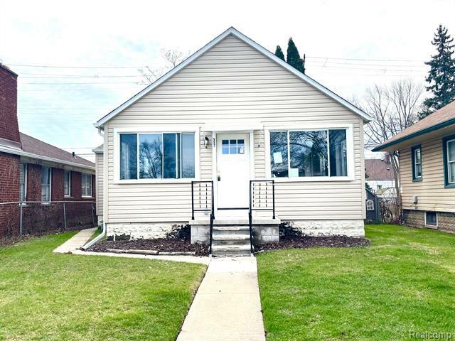 Property Photo: 557 White Avenue MI 48146