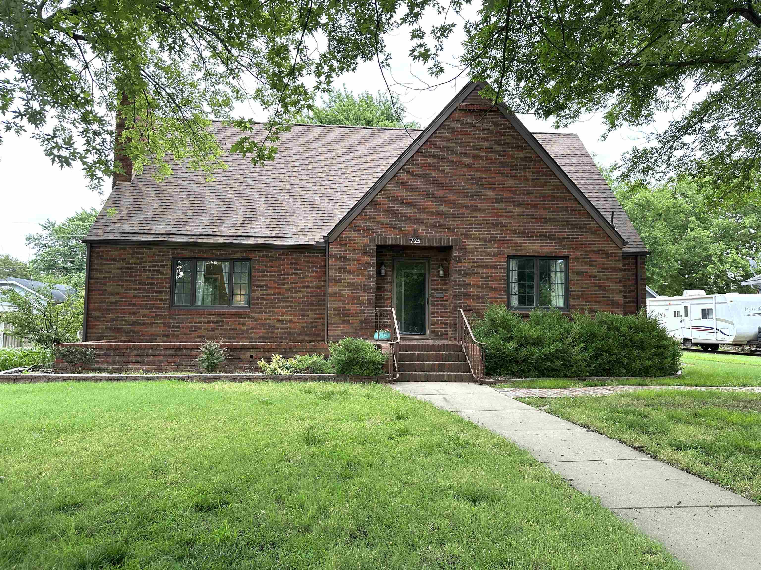 Property Photo: 725 N Anthony Ave KS 67003