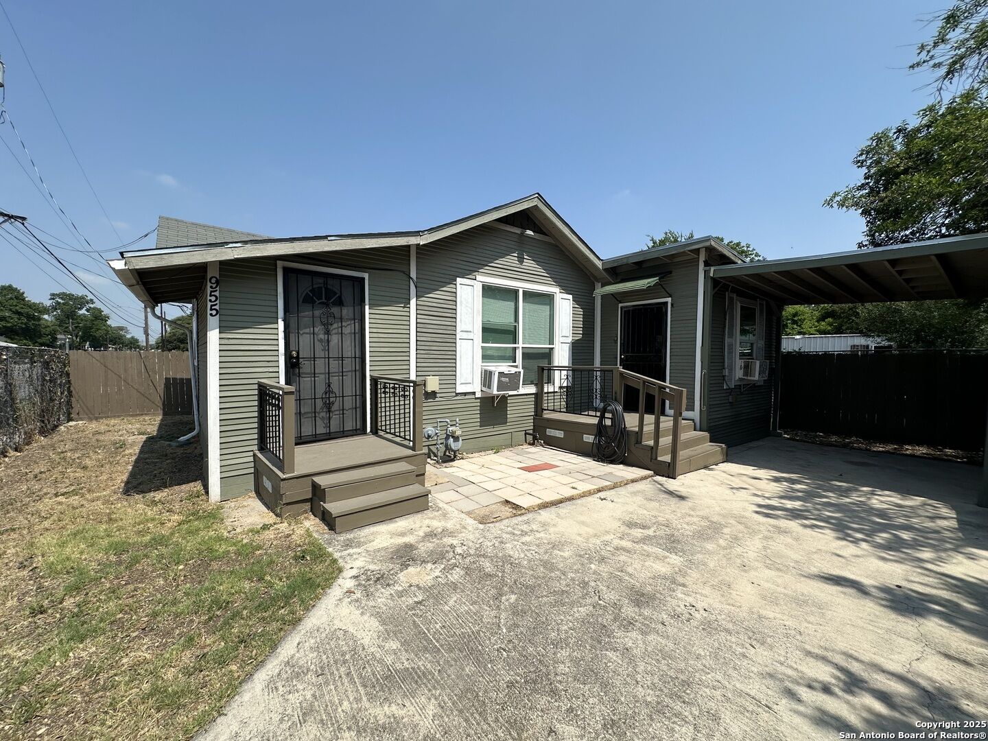 Property Photo: 955 Steves TX 78210