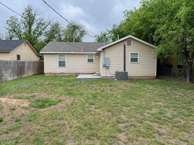 Property Photo:  20 N Milton St  TX 76901 