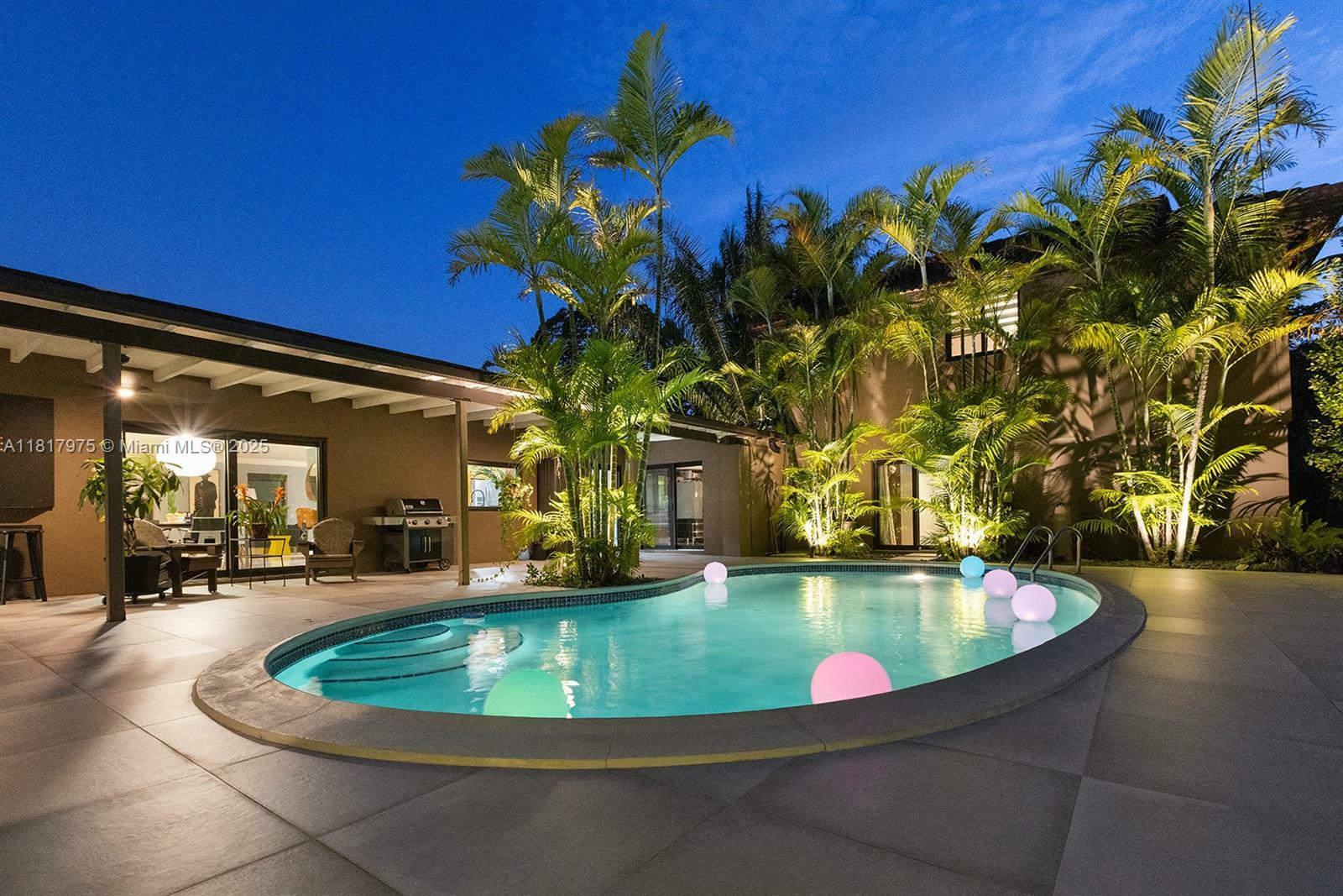 Property Photo: 10225 SW 130th Ln FL 33176