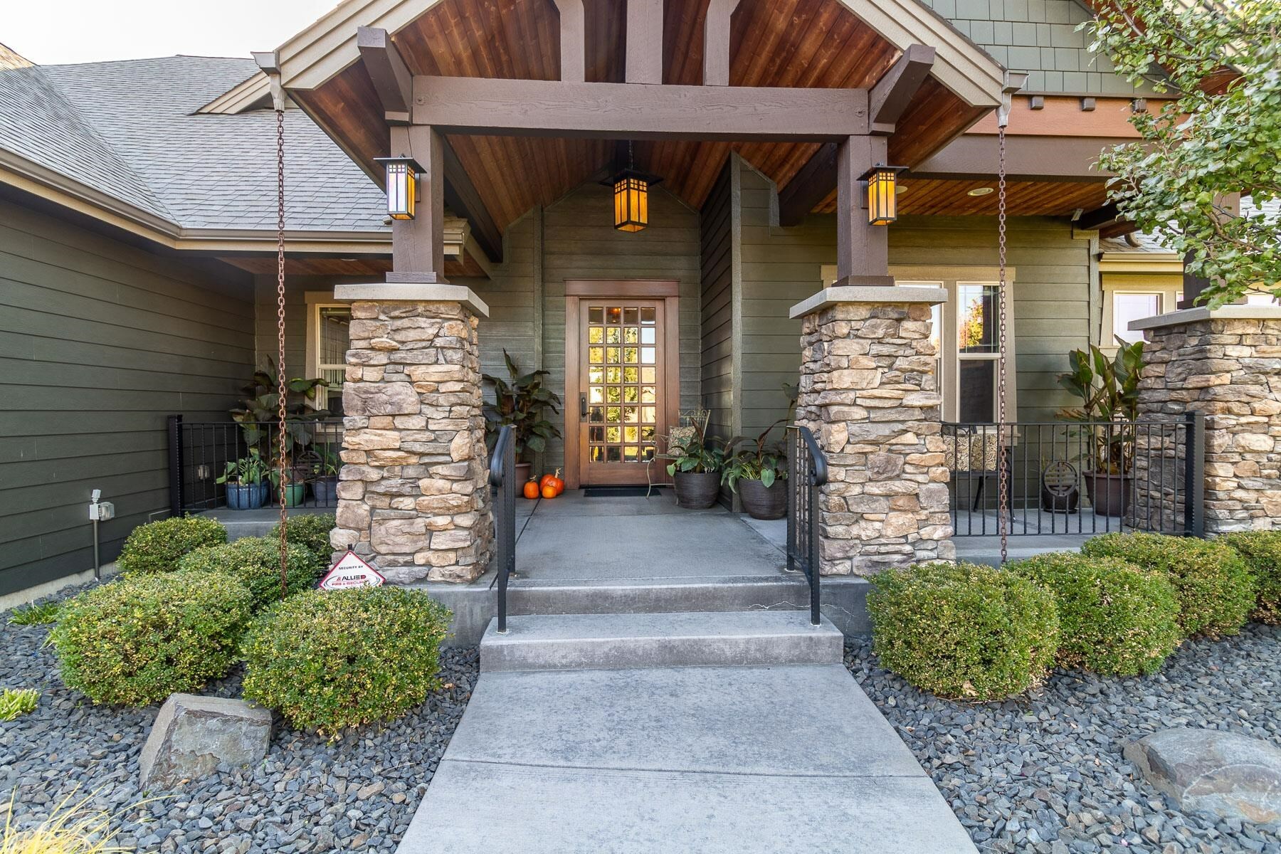 Property Photo: 2510 S Thierman Ln WA 99223
