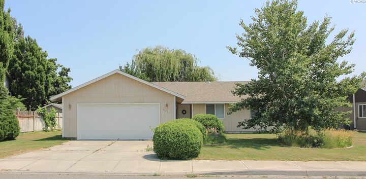 Property Photo:  8408 Studebaker Drive  WA 99301 