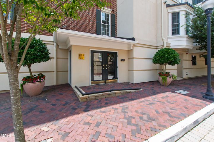 Property Photo:  2813 Market Bridge Lane 104  NC 27608 