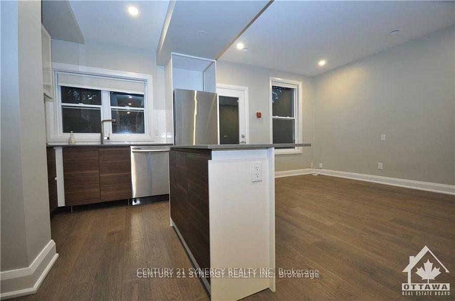 Property Photo:  571 McLeod Street 2  ON K1R 5R2 