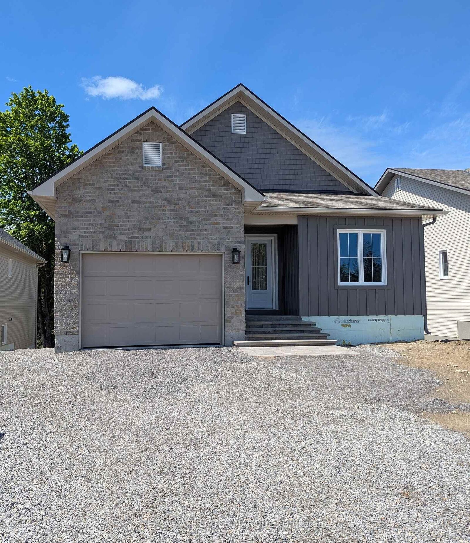 Photo de la propriété: 93 Rabb Street ON K7A 0L6