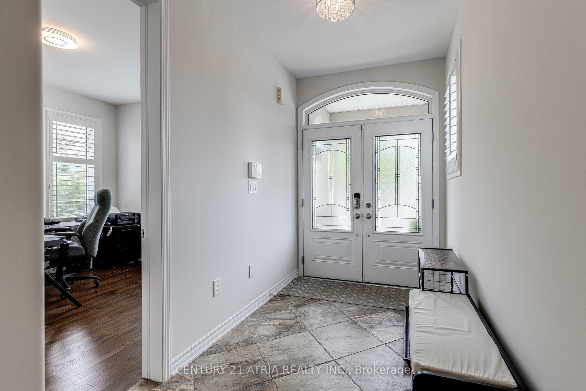 Property Photo: 122 Degraaf Crescent ON L4G 0X2