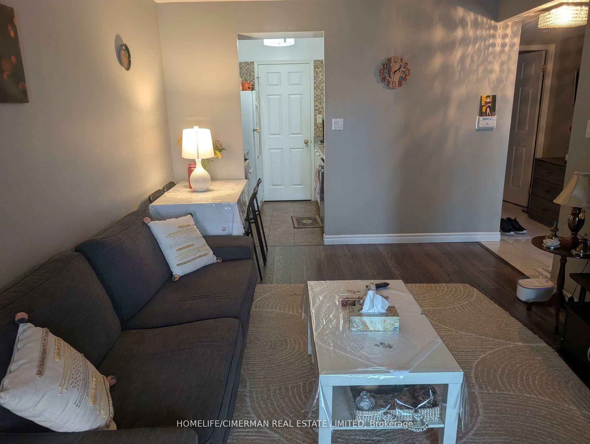 Property Photo: 233 Beecroft Road 921 ON M2N 6Z9
