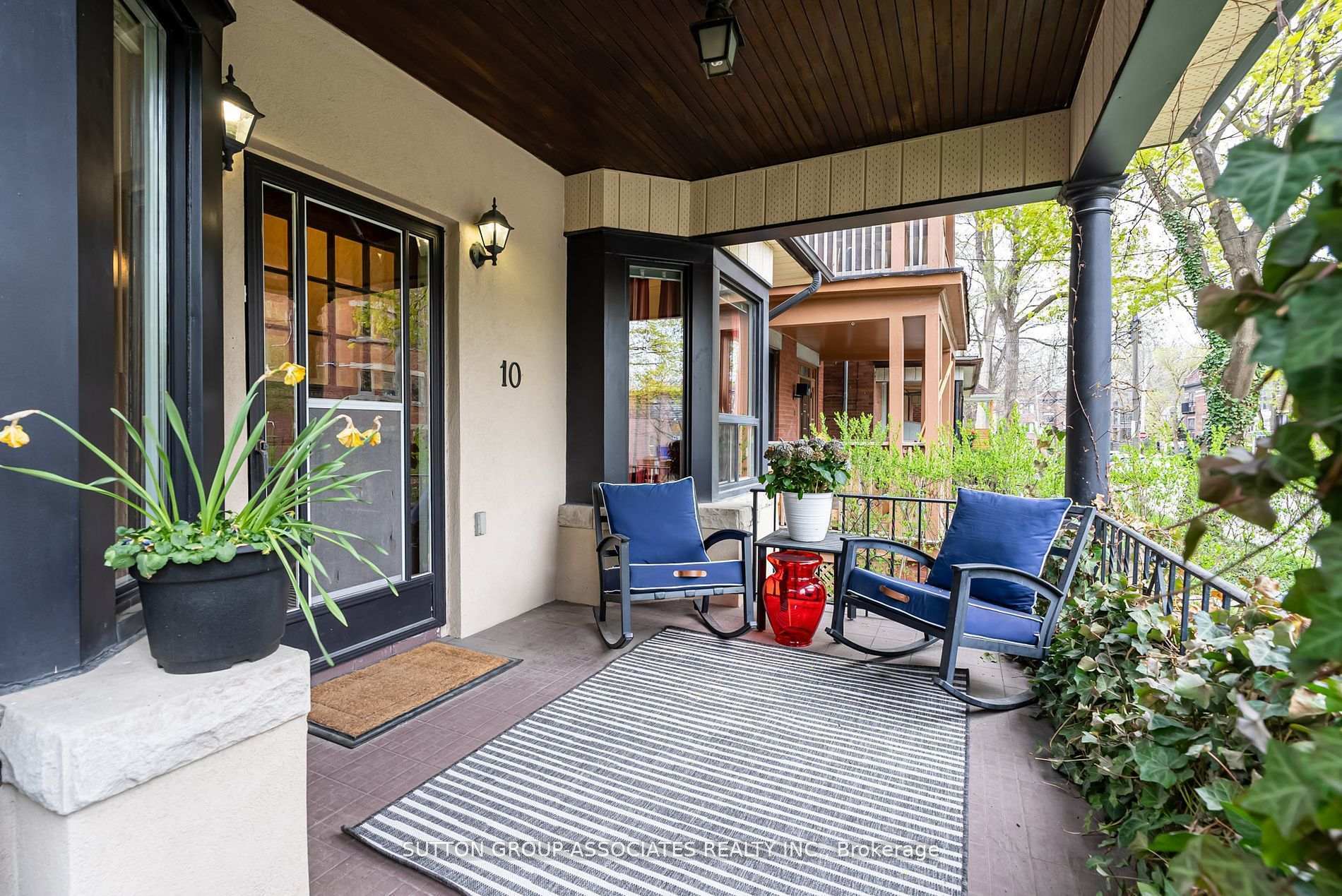 Property Photo: 10 Vermont Avenue ON M6G 1X7