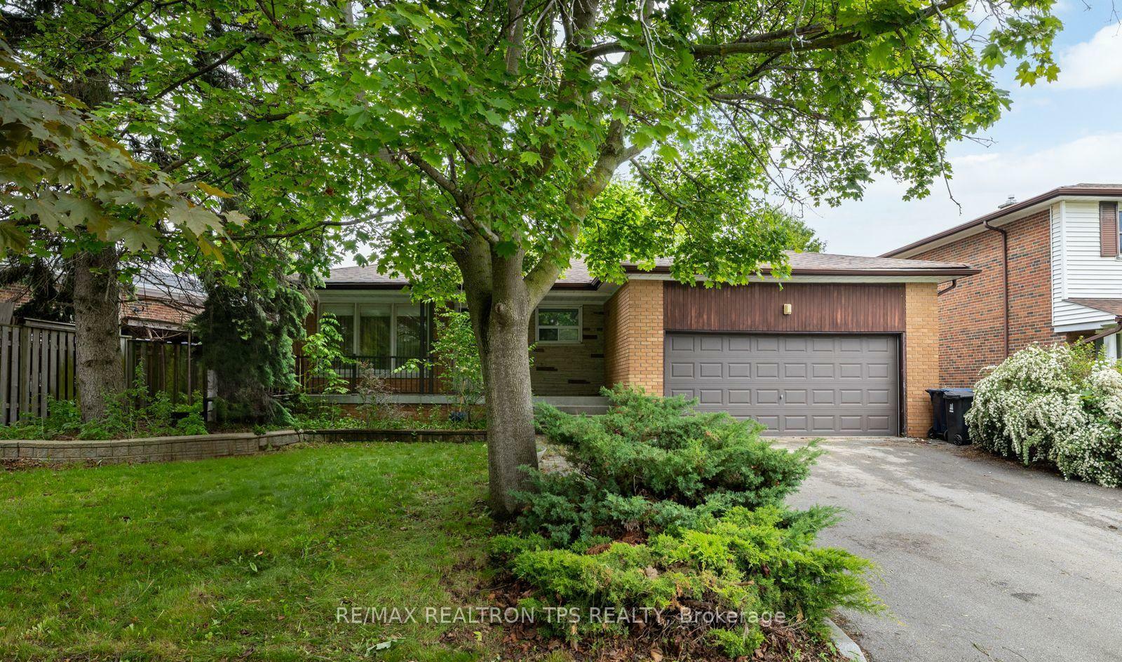 Property Photo: 54 Portico Drive ON M1G 3R6